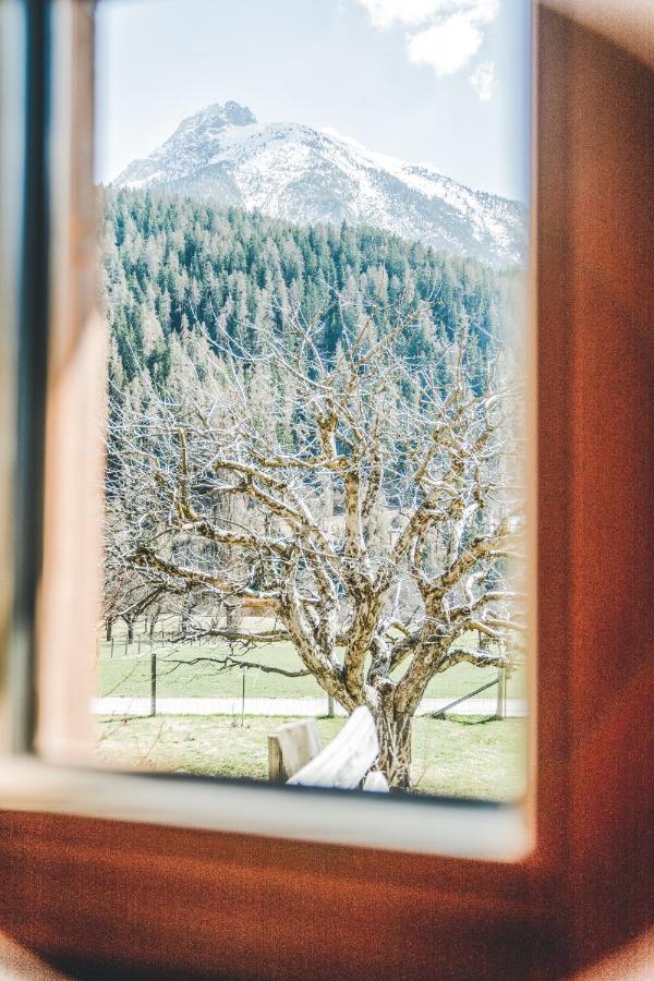 Appartement Il Maschun Im Historischen Engadinerhaus à Scuol Extérieur photo