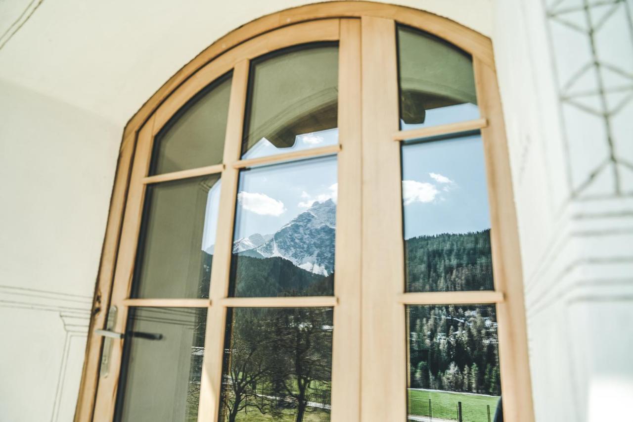 Appartement Il Maschun Im Historischen Engadinerhaus à Scuol Extérieur photo