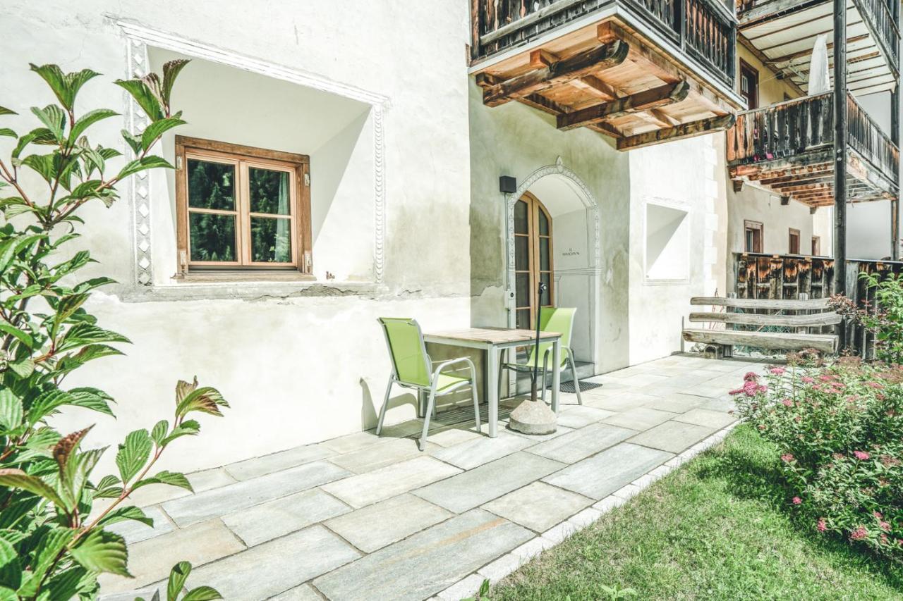 Appartement Il Maschun Im Historischen Engadinerhaus à Scuol Extérieur photo