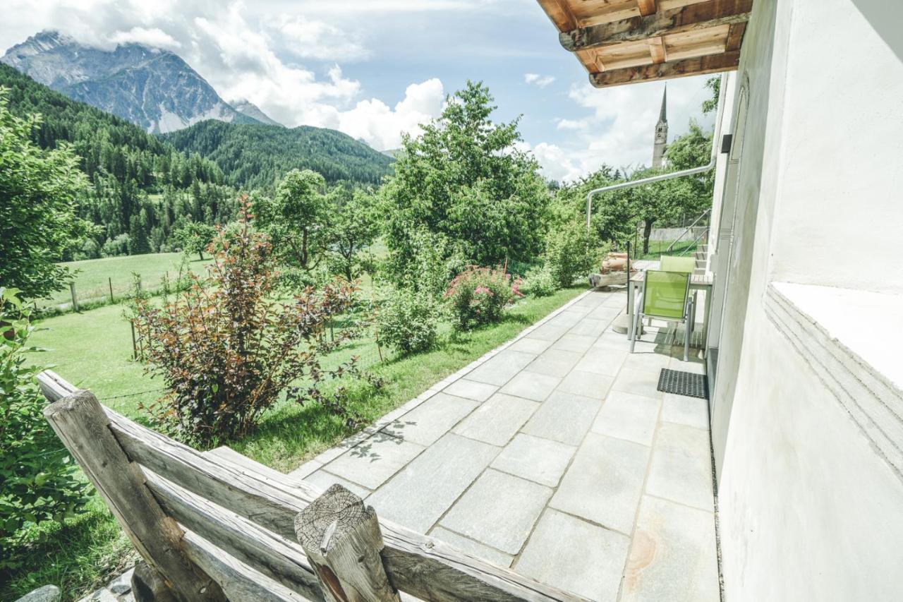 Appartement Il Maschun Im Historischen Engadinerhaus à Scuol Extérieur photo