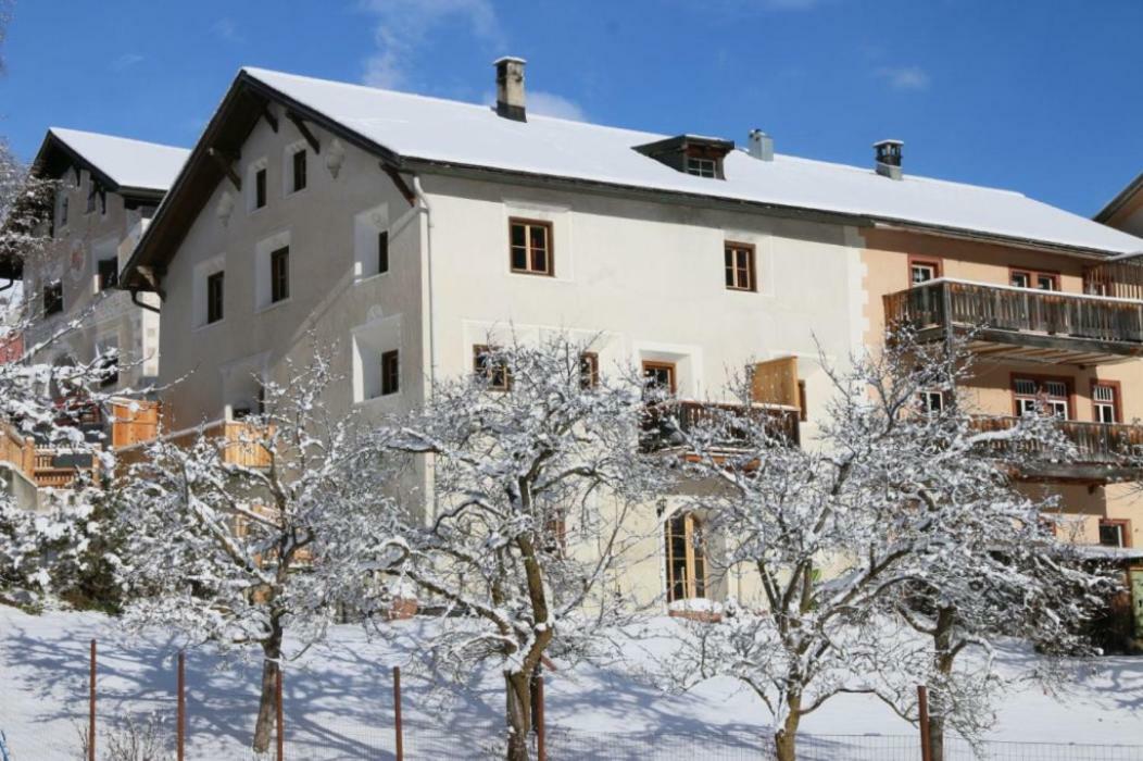 Appartement Il Maschun Im Historischen Engadinerhaus à Scuol Extérieur photo